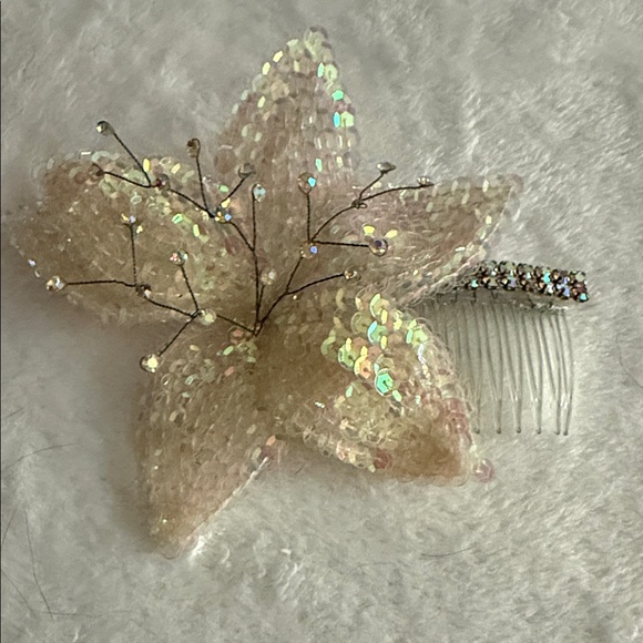 Accessories - white sequin starfish bridal hair comb